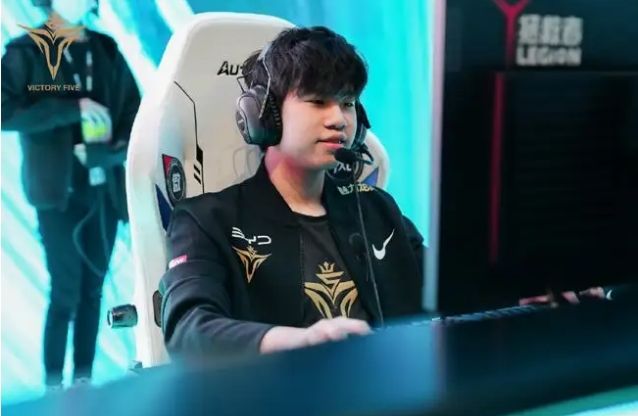 的好奇与期 的好奇与期